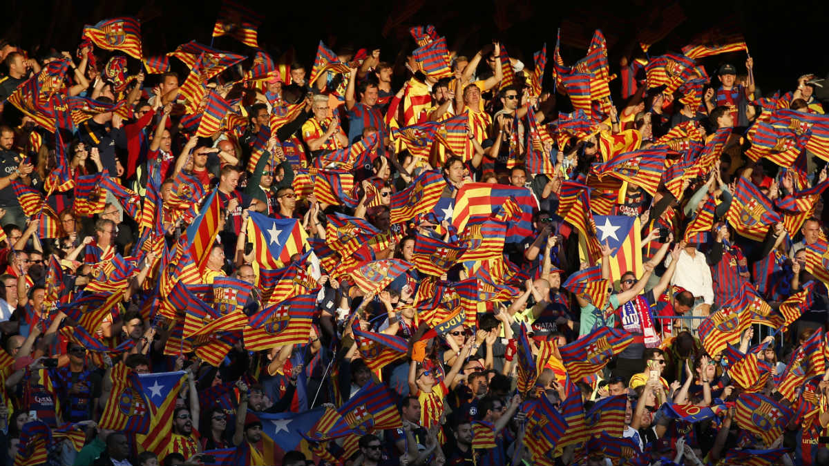 okdiario's tweet photo. Otra bochornosa pitada de la afición culé al himno español y a los Reyes https://t.co/pXIKuaXhqb https://t.co/uqTvrzy3Mc