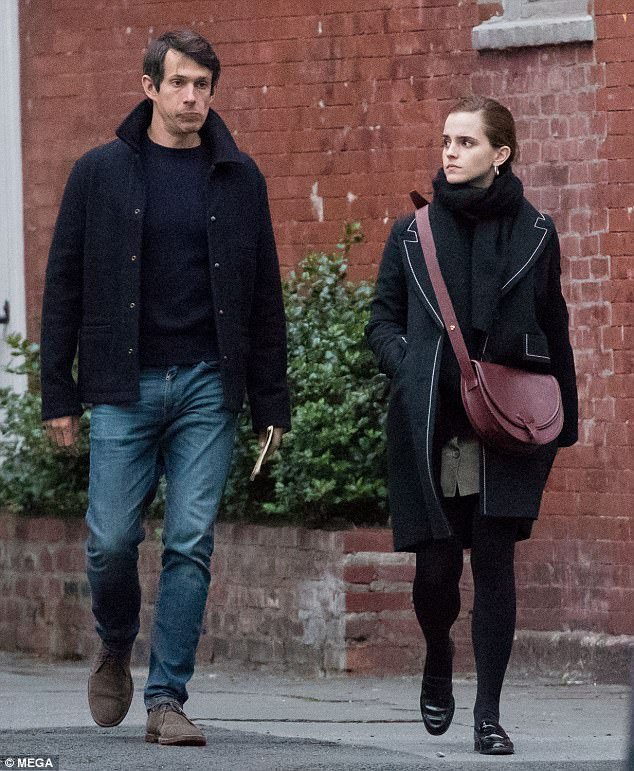 EmmaWatsonPOL's tweet photo. Emma niedawno (25.05) w Nowym Yorku ze swoim chłopakiem, Williamem M. Knightem https://t.co/XRbr4NWJgP