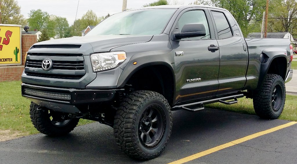 wheel1warehouse's tweet photo. Toyota Tundra SR5 4x4 with a set of NEW .@dirtylifewheels Ironman. Visit https://t.co/iggM1YKZd1 for more! #dirtylife #dirtylifewheels https://t.co/GOfXVMLgQh