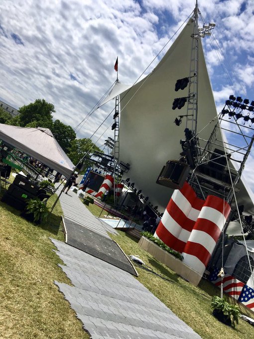 View image on Twitter