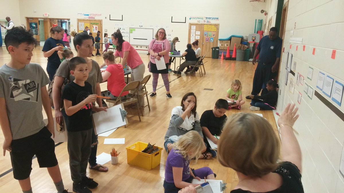Mote128's tweet photo. Math Night  made us Bulldog Proud! https://t.co/4nWwNxhuz1
