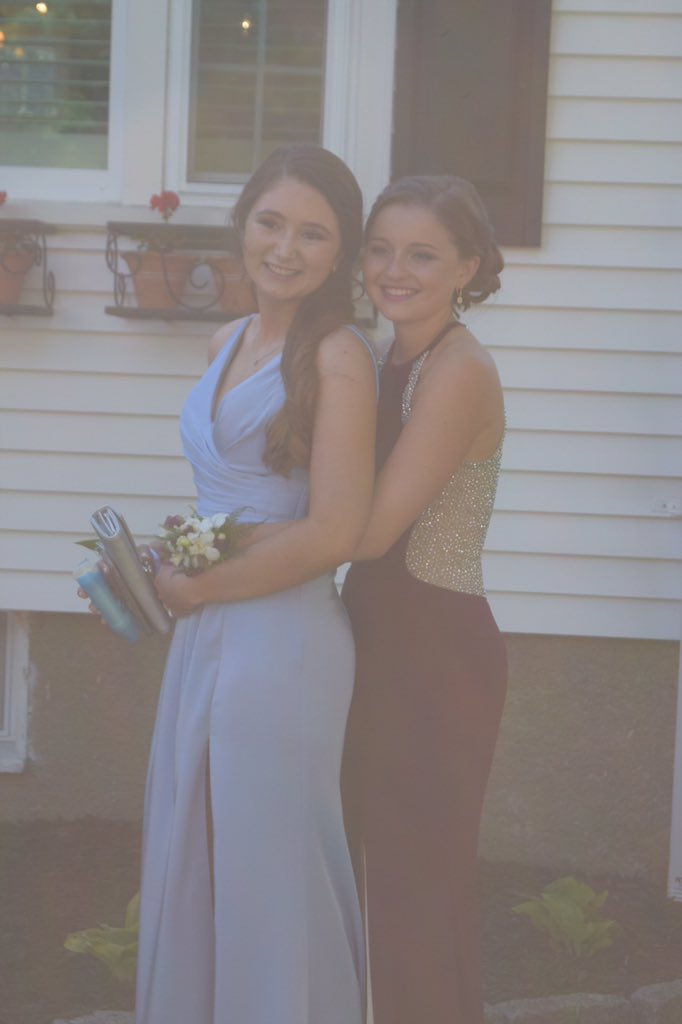 MckimKayla's tweet photo. Happy birthday señorita💕 Hope your day was filled with paella!! Love U mucho❤❤ https://t.co/7XfRGmfuZH