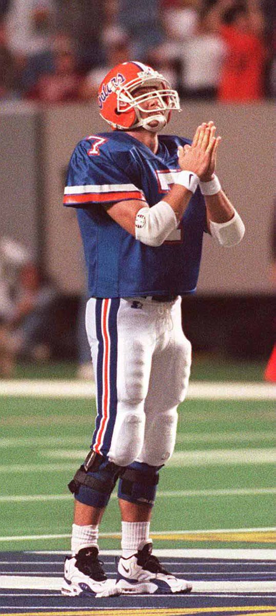 GatorsFB's tweet photo. RT this to help us wish 1996 @HeismanTrophy winner @DannyWuerffel a #HappyBirthday!

#GatorGreat #GatorsAlways https://t.co/WhYWD4ZBCD
