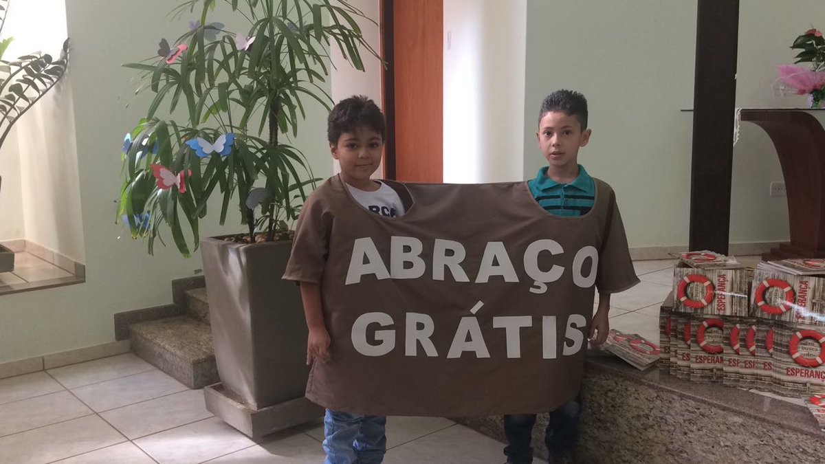 VIVO: Ninguém resiste ao abraço coletivo dos pequenos de Ilha Solteira (SP). Acompanhe mais: adv.st/impactoreal
