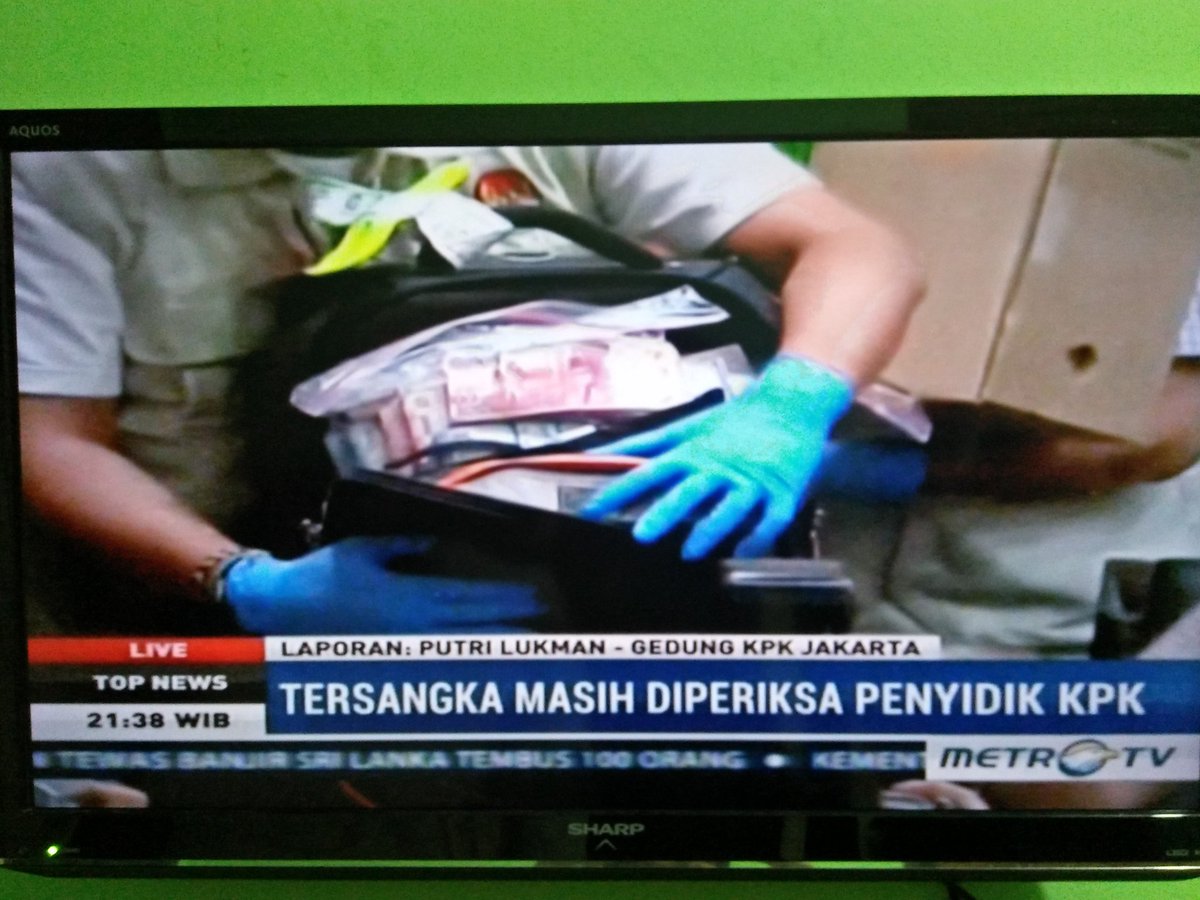 yusuf_dumdum's tweet photo. Ahok dituduh oknum BPK melakukan korupsi Sumber Waras. Lha kok malah oknum auditor BPK kena OTT KPK. kbenaran akn selalu menemukan jalannya. https://t.co/cFbYrK063a