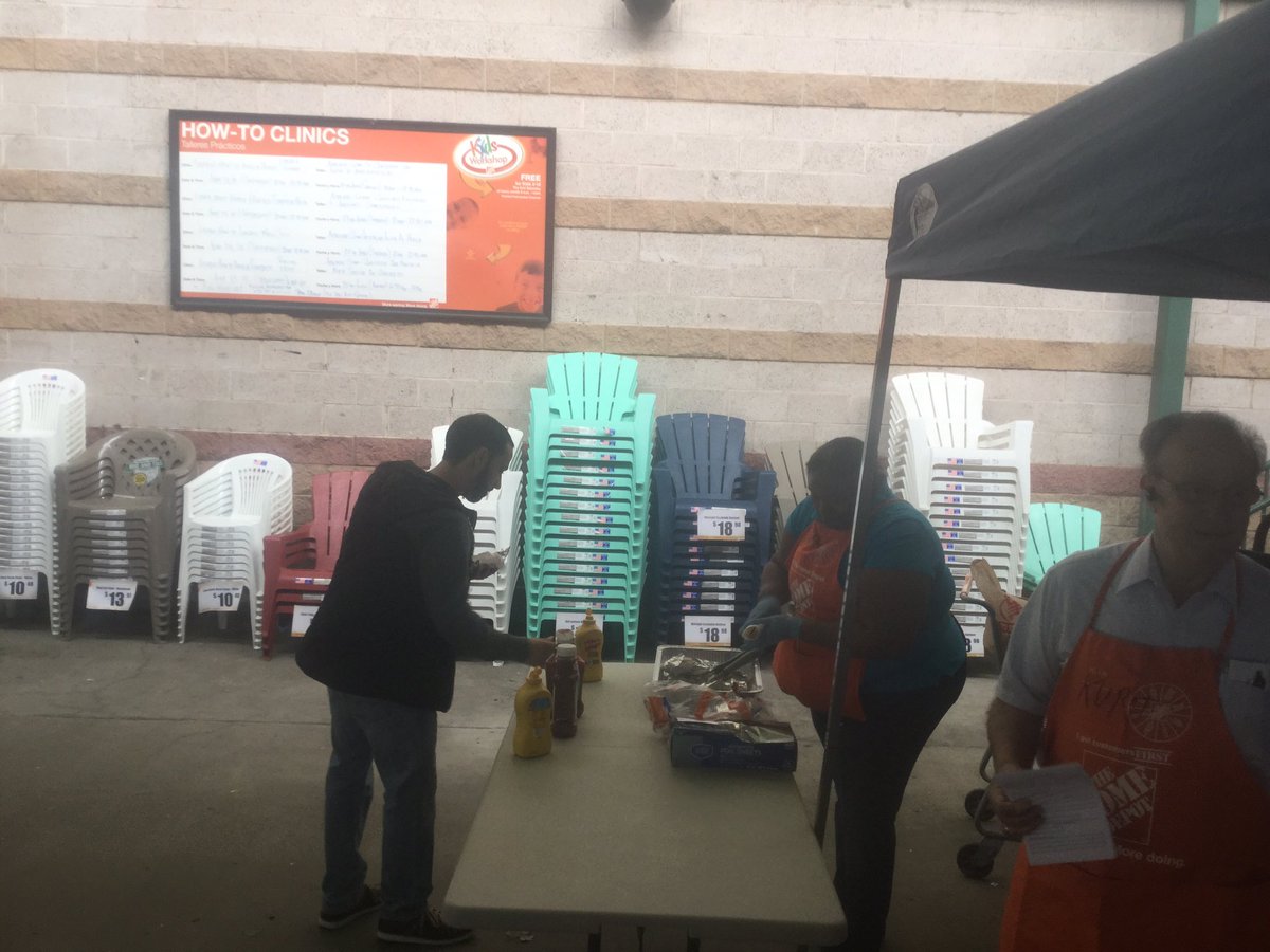espeland4617's tweet photo. Customer appreciation at 4617 https://t.co/g1VhA92Ym8