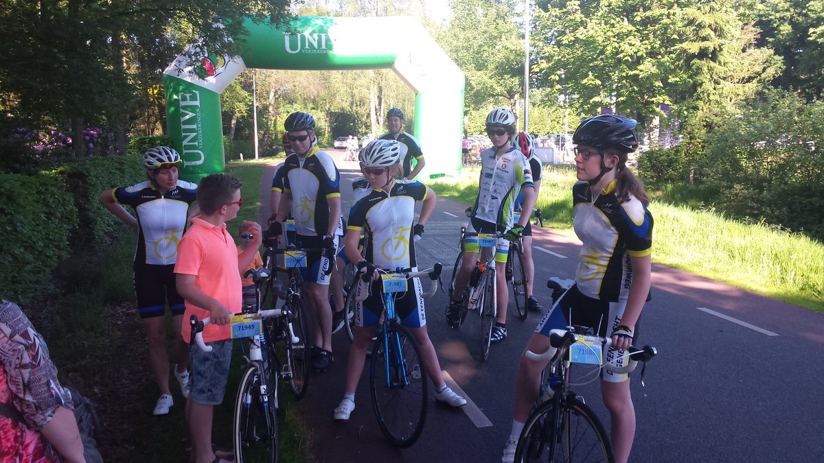 stgeendracht's tweet photo. Vanochtend met een aantal @stgeendracht leden de 70 km @evtdalfsen tour gefietst fantastisch weer en een top organisatie. @erbenwennemars https://t.co/Y84s5Adof0