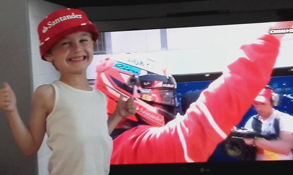 imjcchan's tweet photo. #F1Mode ❄️❄️❄️
Kimi's first pole since France 2008 (128 races)
🍾🍾🍾😆😆😆
#F1 #MonacoGP #Kimi #Raikkonen https://t.co/92iFB3YCJN