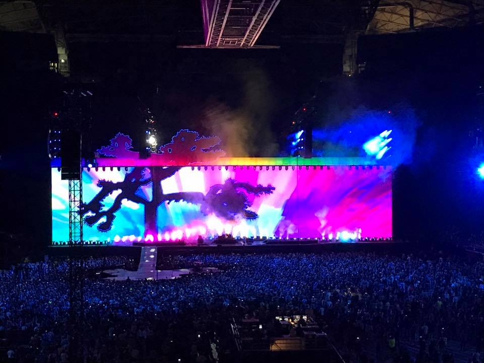 bwsttn's tweet photo. When you've loved a band for over 30 years. Amazing night #u2dallas https://t.co/I5AA0P8zL4