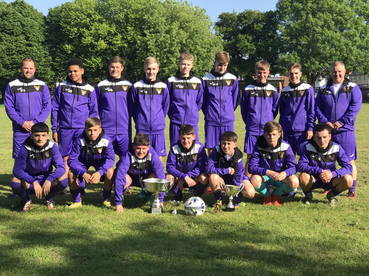 akermannathan's tweet photo. The boys rocking our new kit before we hit Spain thanks @hwtotalteamwear for the quick and professional service #Spainherewecome🏆⚽️🇪🇸 https://t.co/nTkycp1yna