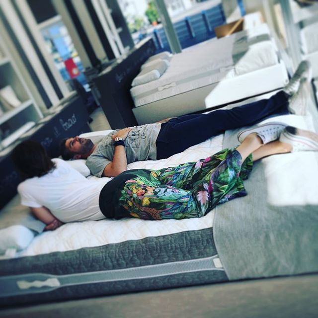 PanHomeIt's tweet photo. Una giornata di shopping e poi scoprire il relax del tuo nuovo materasso #panhomeit #relaxsumisura #materasso https://t.co/mTwEe1CdrR