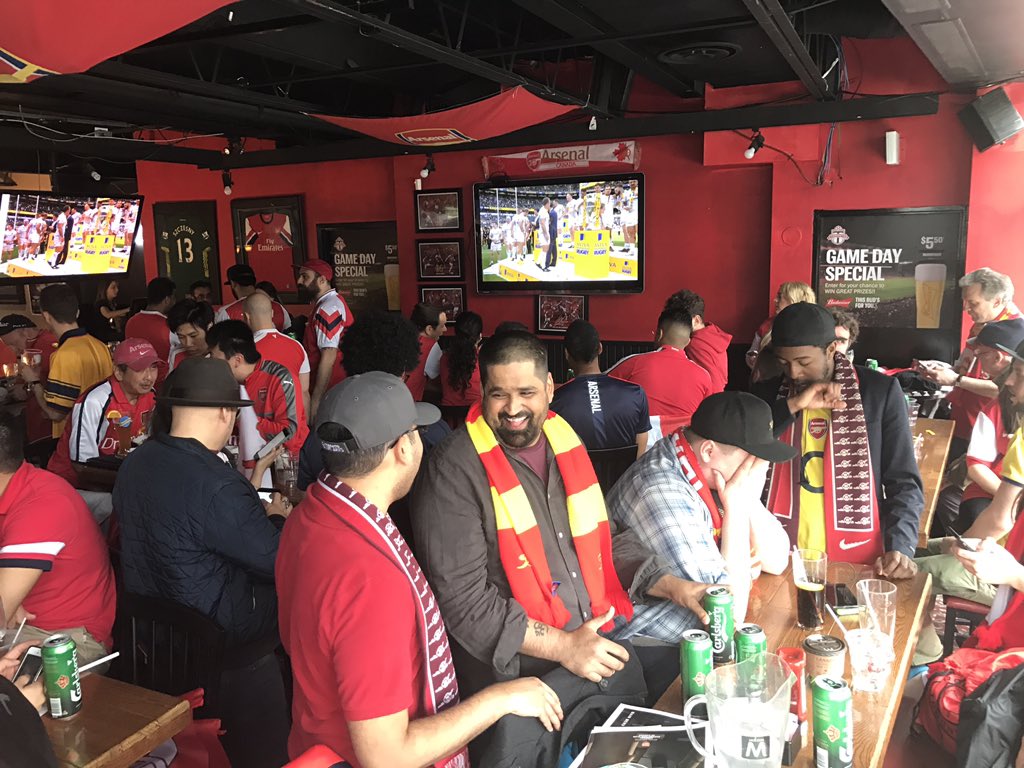 TdotGooners1886's tweet photo. @Arsenal @MidtownGastro in Toronto #tdot #the6ix #COYG https://t.co/CVORQqGICB