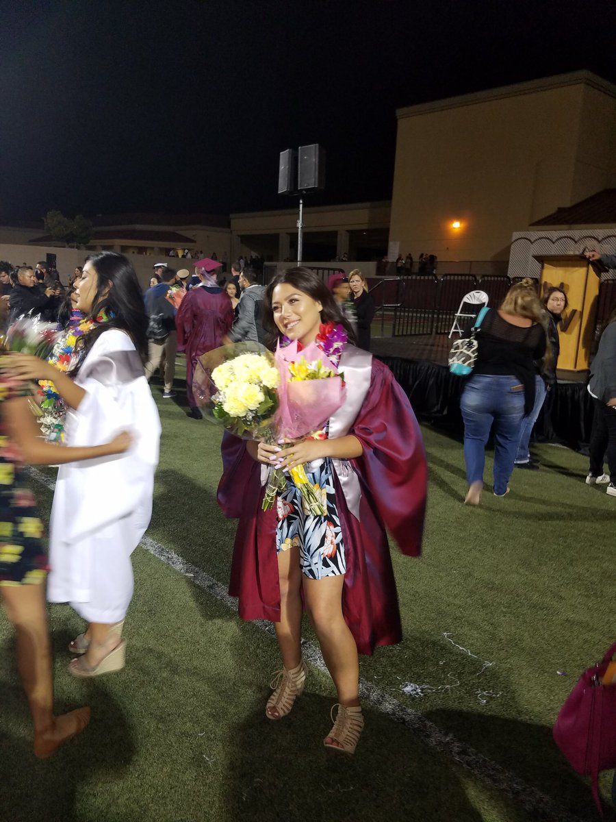 lonnie 🧸 tweet media