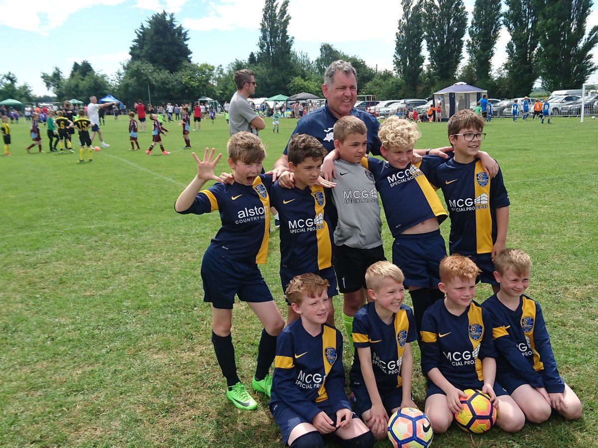 RichFeek's tweet photo. Great day in Bourne with @GandNFC Under 9 Blue. Some tough opposition but they kept working. #gnfc #minispartans #HF12 https://t.co/6PsIBD0Qfl