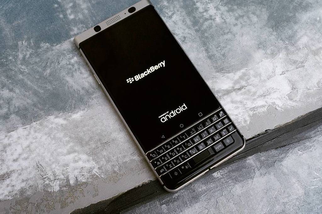 hostiNGNED's tweet photo. #blackberry #blackberrykeyone #blackberrydtek60 #blackberrypriv #priv #keyone #keyboard #qwerty #tech #technology #cellular #cell #cellphon… https://t.co/uPMTg5EGNj