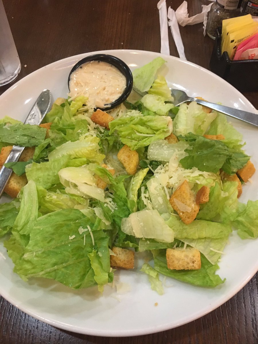 911WrestlingCom's tweet photo. To @TGIFridays: your Caesar salad is the #basicbitch of salads. Step up your #veggiegame for this #tendollarsalad. #weakshitbro #bland https://t.co/iQFmpPicC8