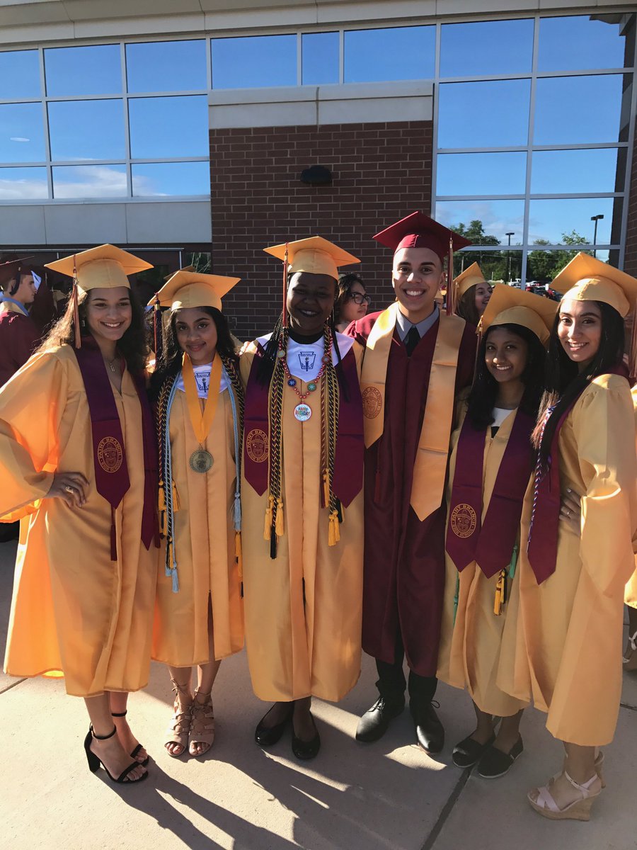 mylifeasyasu's tweet photo. PB will always be home β€οΈππΎπ #PBGrad #classof2017 https://t.co/7mnvFeDMMP