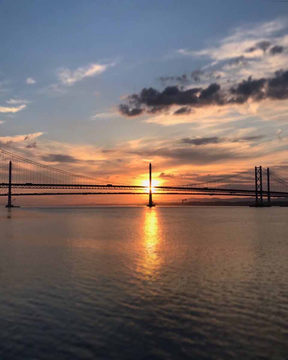 Beautiful sunset last night... hoping for the same tonight! #maidadventures #lovequeensferry