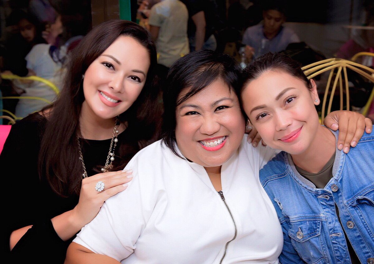 iloveruffag's tweet photo. At the VIP SCREENING of #DearOtherSelf at @uptownmall_ with the versatile @JodiStaMaria &amp; organizer @bigbadbawang 🌟✨⭐️ #MovieNight https://t.co/WHYChT6qgb