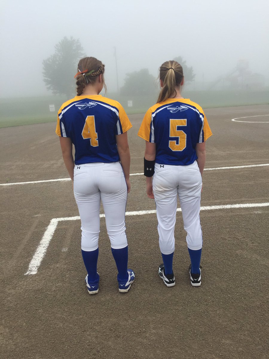 SoftballWapello's tweet photo. GAME 4 &amp; 5 ♥️⚾️ #doitforsierra https://t.co/xFkZl1ZVze