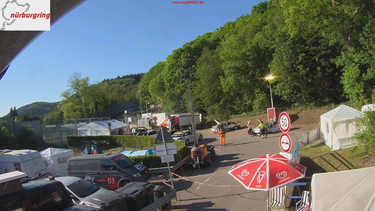 Gerade in iPhone App ringSPEED gesehen: Fahrzeug wird an Breidscheid repariert! #n24h #nring #24hnuerburgring