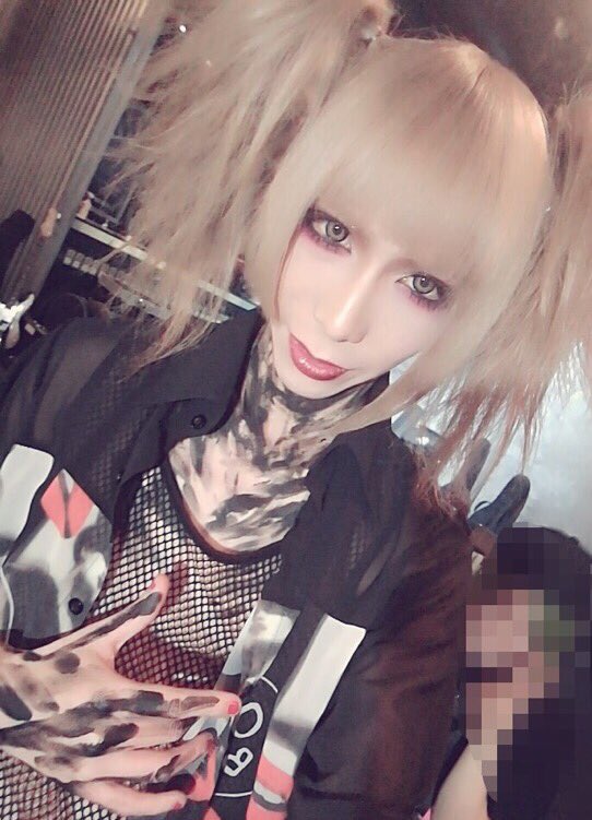 cafebananabread's tweet photo. ヘドバンしないで口開けてドラムみちゃう時、ありますよね?ドラマーさん並べてみるヾ(๑╹◡╹)ノ"
#ぞんびREIKA
#レイヴ凪
#DOFヨハネス
#Sclaim
#たけち
#GoBOON! https://t.co/aIxAm6uOUP