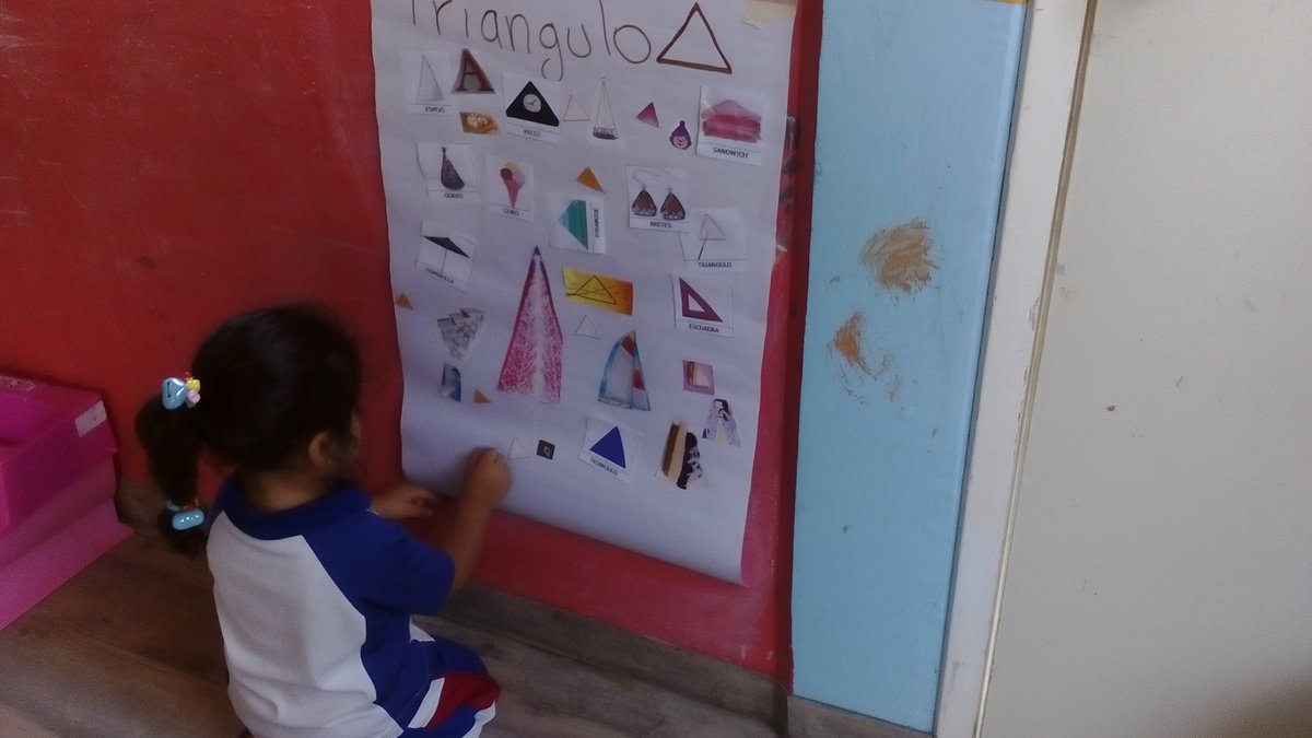 CaroReims's tweet photo. En Maternal del colegio@Reimsoficial  juegan y descubren el Triangulo🔺 https://t.co/2Wo1OMccBg