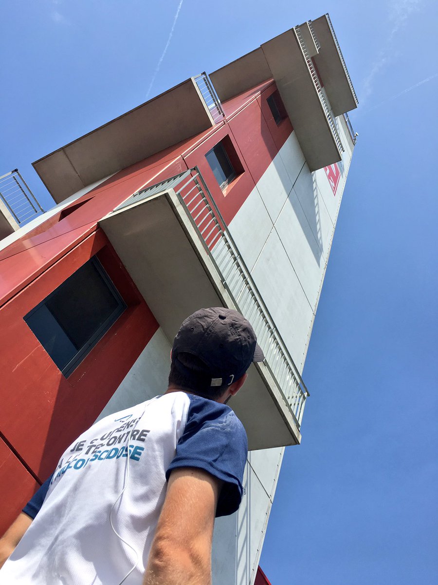 Defi_Respire's tweet photo. Visite de la superbe caserne de Phitiviers... Enfin pas tout, heureusement! Quoi que ça ferait un sacré #DefiDeMalade 😜
#DefiRespire https://t.co/nFGOTglkLb