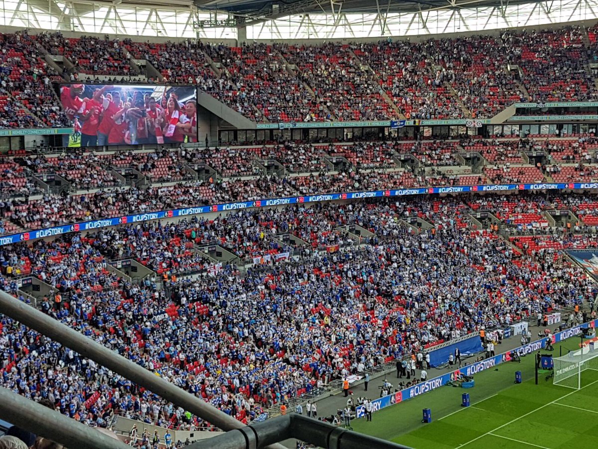 OMM_Technology's tweet photo. Great atmosphere at the @EmiratesFACup #final at #wembleystadium #led #digitalsignage #football #technology #arsenal #chelsea #ommbuzz https://t.co/JRQsCkAnXr