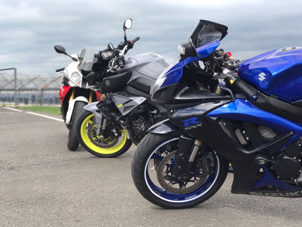 fman256's tweet image. Rideout to @RockinghamUK with @DsSchofield @kirtus87 @YMUKofficial #bmws1000rr #gsxr #nolimits