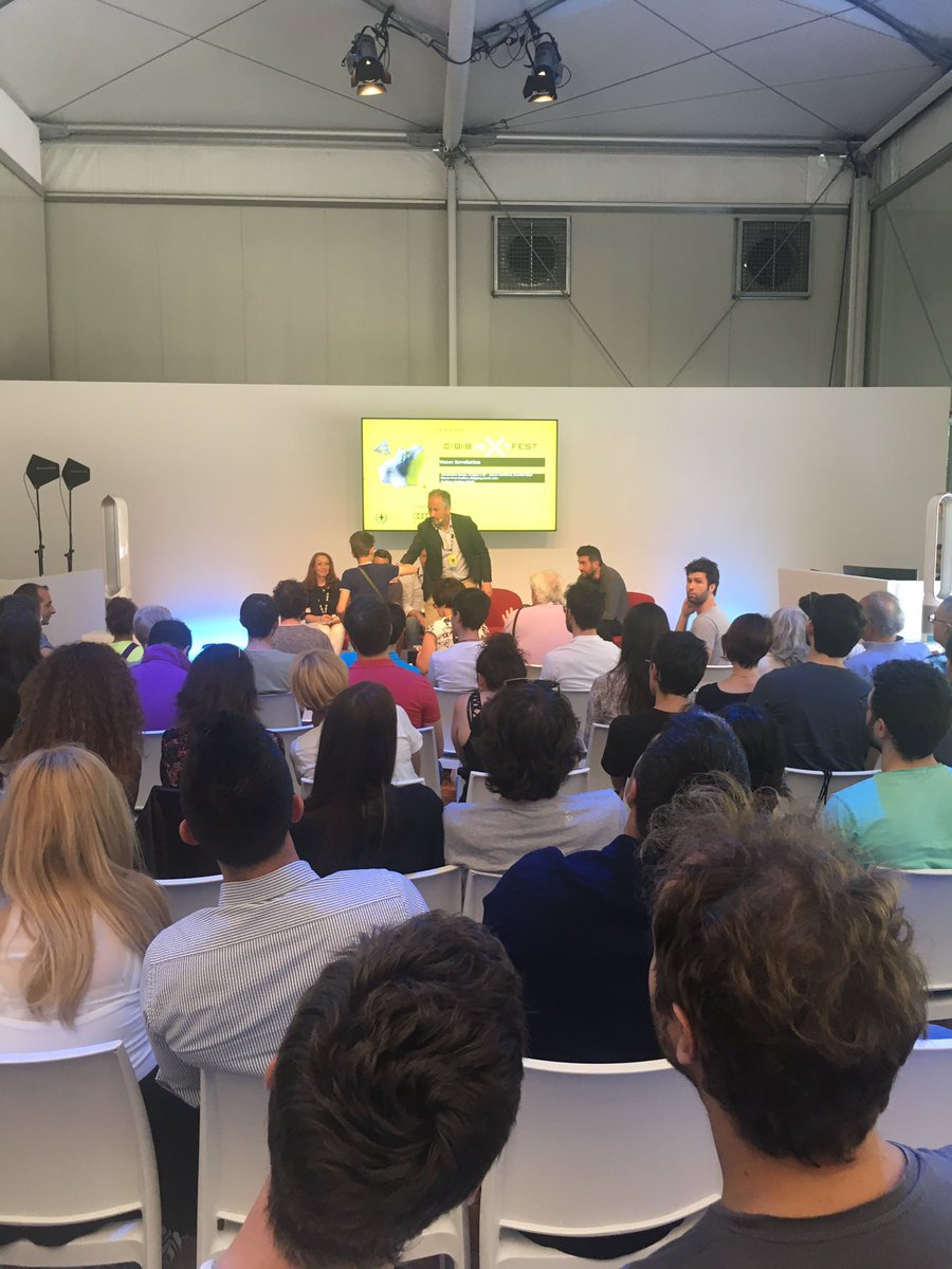 gruppocap's tweet photo. Grande pubblico al @wireditalia #wnf2017 per ascoltare la #waterevolution con @quattrotretre @OohoWater @_MarcoGualtieri https://t.co/M09rAqTzvx