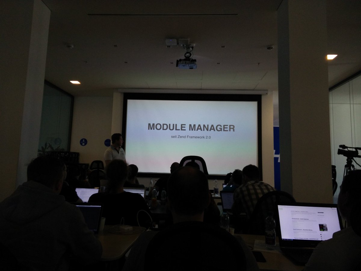 CodeMacher tweet picture