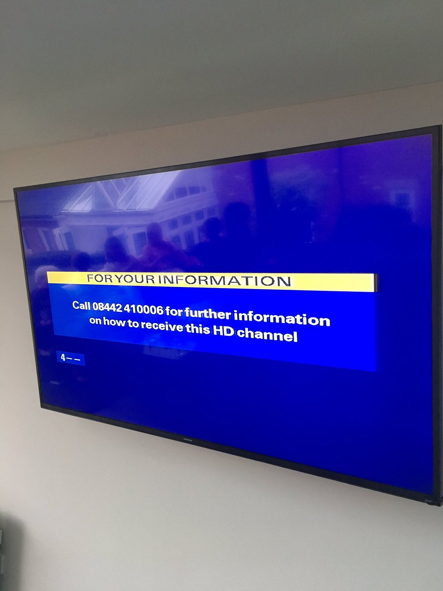 mattmckay21's tweet photo. Some things don't change! @chaddy_nc @Osman21Leon @southern_keith #noHD #fuzzyscreen #tightascramp #FACupFinal https://t.co/cnhkJ7g3A9