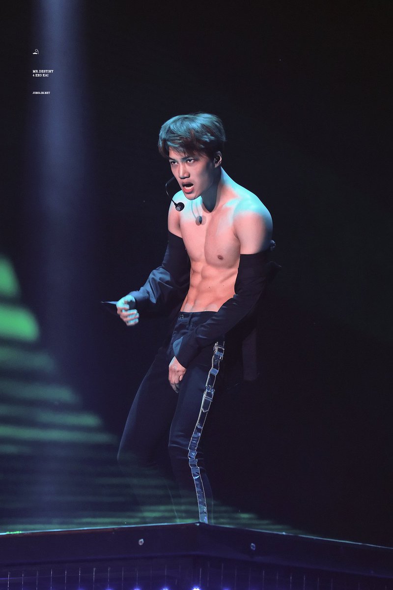 kimjipics's tweet photo. HIGH QUALITY PICTURES OF A HIGH QUALITY MAN https://t.co/hVJEQAI0g6