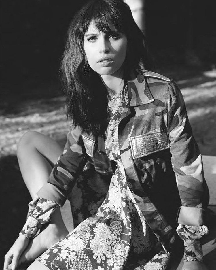 BadassJynErso's tweet photo. #DailyFelicity #FelicityJones @DarkSide_Rey @TornVader  @wildwaterstu @IAmJynErso @jedisexpest @StarWarsGirl06 @Jyn_Erso_Rogue @JynErso1 https://t.co/L2o2CetypD