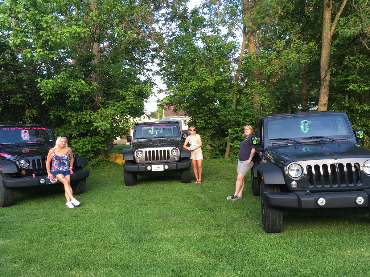 mjmasminster191's tweet photo. Girls and our Jeeps https://t.co/PlSk9AbDpP