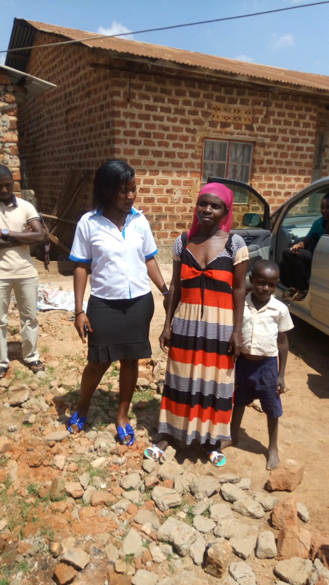 rotaractladies's tweet photo. She is Nassazi Dinah, she has just undergone throat cancer surgery. Rotaract Ladies at Work paid her a charity visit.#RLAW17 @RotaryUganda https://t.co/wZlFOaaseb