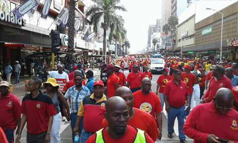kznnupsaw's tweet photo. Emzabalazweni!!!#SAFTU https://t.co/qnIlpgLZ73