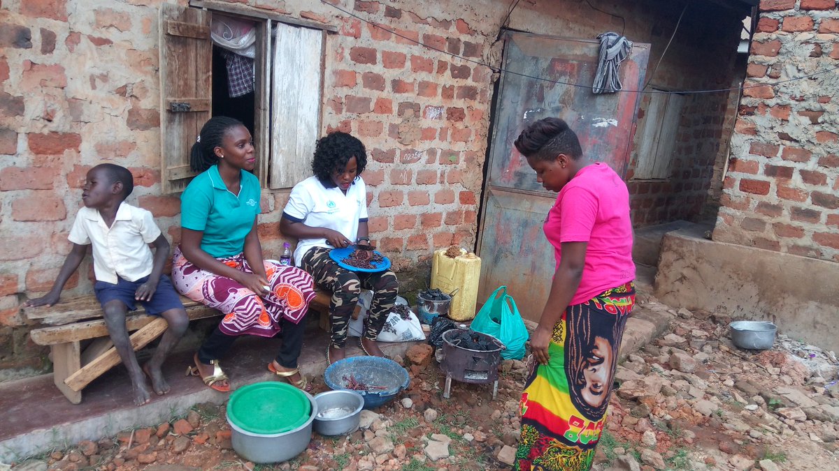 rotaractladies's tweet photo. Rotaract ladies go out to spend a weekend with Nassazi Dinah, a throat cancer survivor. #ServiceAboveSelf #RLAW17 @NanaMalaika1 @rotaract256 https://t.co/GRGsLpyjEQ