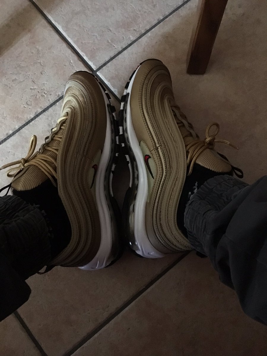 KILLSICKSPEC's tweet photo. @Nike 💛 https://t.co/qfFW1gA2Ne
