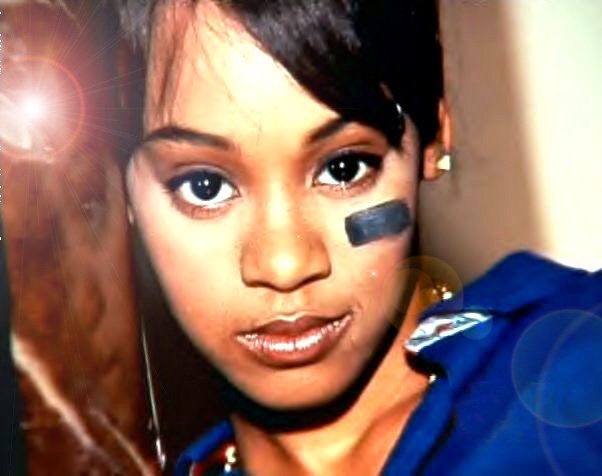 Happy Birthday Lisa \"Left Eye\" Lopes. RIP 