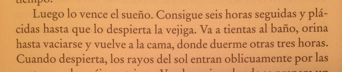 Todo_Libros_'s tweet photo. Hola. Una duda. Es correcto el uso de "lo" o debería de usarse "le". Gracias. @RAEinforma https://t.co/F7TGYgGzmj