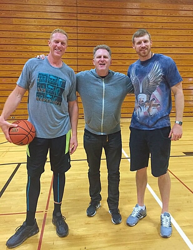 mattbonner_15's tweet photo. @DBertans_42 @Scalabrine @StephenCurry30 @MichaelRapaport #BigRed3 https://t.co/9hTD0ekbzz