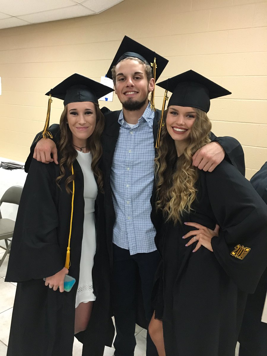 lookitshaleigh's tweet photo. It was real, and it was fun, but it wasn't real fun #goneforever 👩🏻‍🎓🎉🎓 https://t.co/2atMdXyDl1