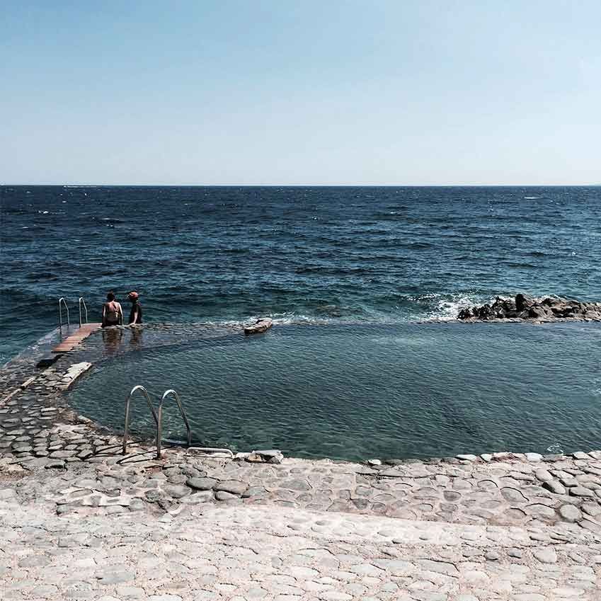 ELLEDecoUK's tweet photo. We're dreaming of a stay at the stunningly simple Hotel Les Roches Rouges on the French Riviera. Find out why in #EDJun17 – on sale now. https://t.co/aPKsziK6Gh
