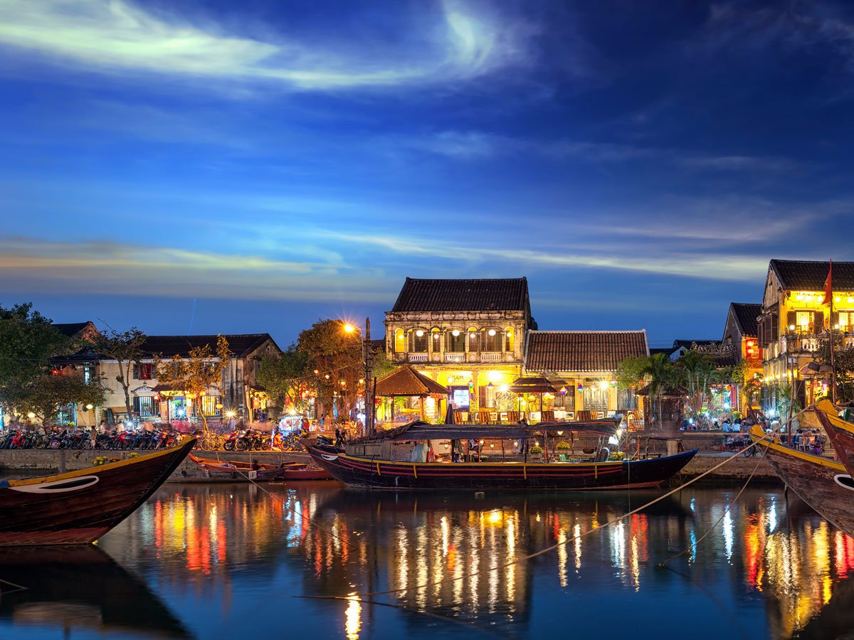 ChandlerInsGrp's tweet photo. The 22 best small towns to visit in your lifetime: https://t.co/5nXIRHyDKe https://t.co/9ZfKSCmnsN