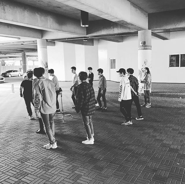 hunhanfancouple's tweet photo. อี้ชิง ไอจีอัพเดท ' Fighting'
อัพภาพเมมเบอร์ พร้อมแคปชั่น สู้ๆ 
น้ำตาจะไหล คิดถึง 😭 https://t.co/AE4AjJEPBz