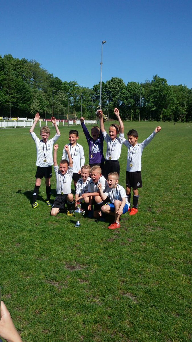Eippes's tweet photo. Supertrots op JO9-1 @drachtsterboys ; vandaag kampioen Hoofdklasse geworden! https://t.co/WXYEw0iQfA