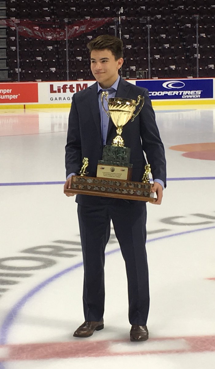 AttackOHL's tweet photo. Hey! We know those guys! #CHL Award winners presented with their hardware today at the @MCMemorialCup. https://t.co/BU7dxERBMy