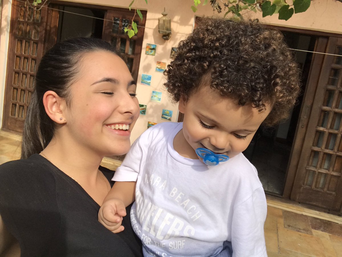 bibitatto's tweet photo. Eu amo esse gordo #ABelaEaFera1M https://t.co/OdPkorYq9i